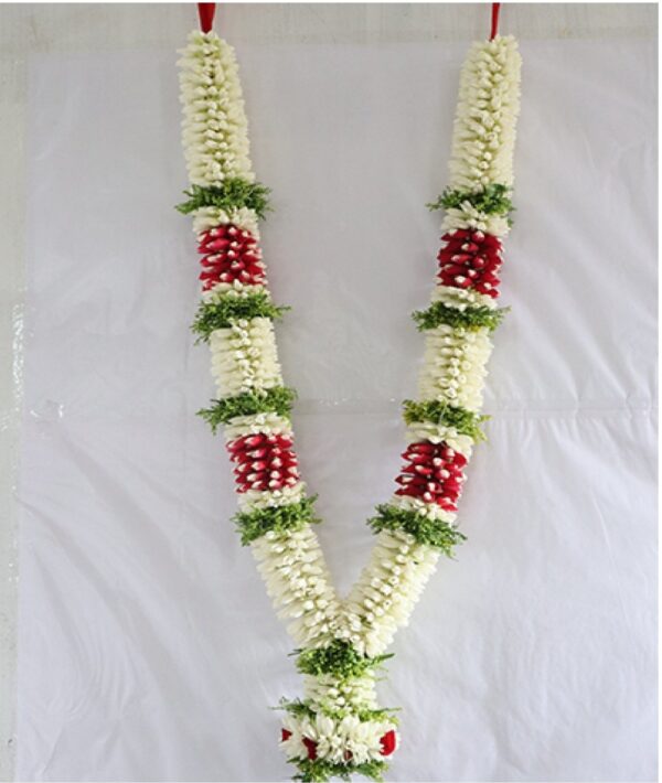 Lilly Wedding Garland (5 ft)
